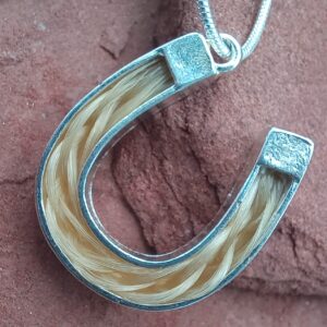 Classic Horse Shoe Pendant